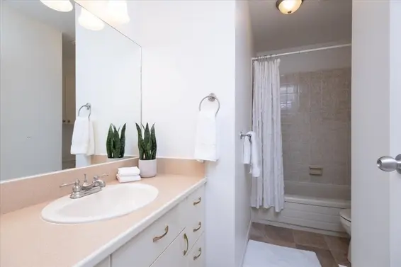 6 251 West 14th Street, North Vancouver For Sale - image 22
