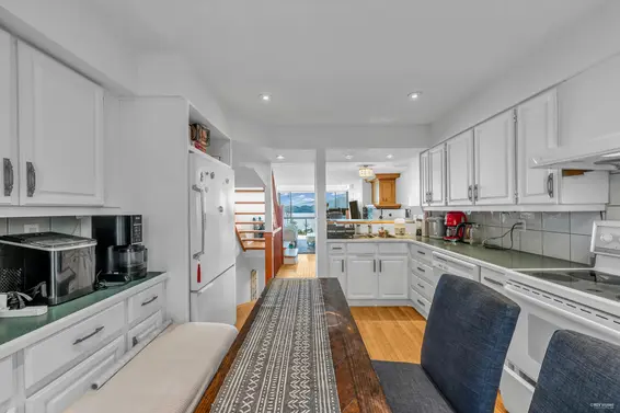 432 Crosscreek Road, Lions Bay For Sale - image 17