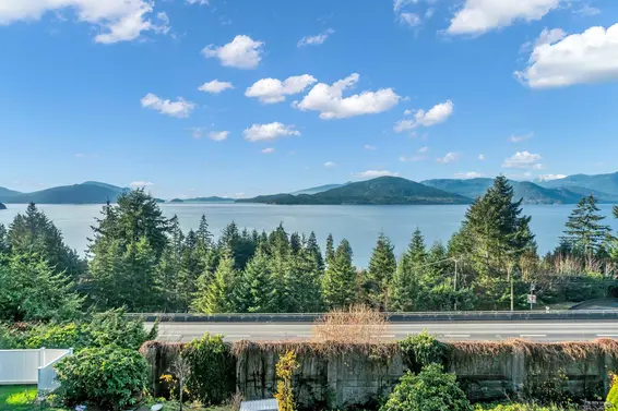 432 Crosscreek Road, Lions Bay For Sale - image 3