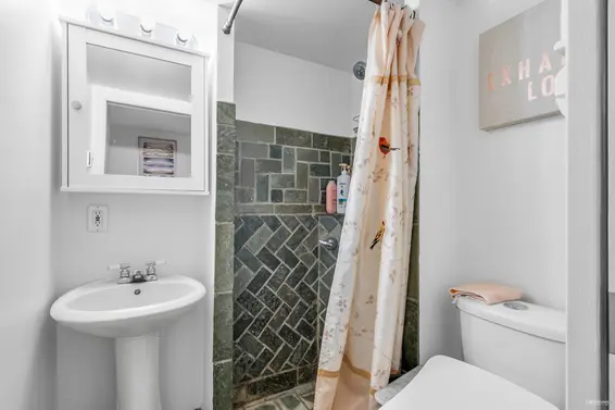 432 Crosscreek Road, Lions Bay For Sale - image 30