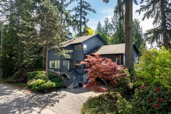 5502 Parthenon Place, West Vancouver