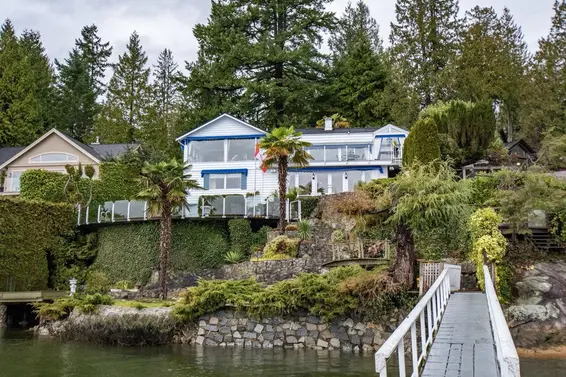 4535 Stonehaven Avenue, North Vancouver