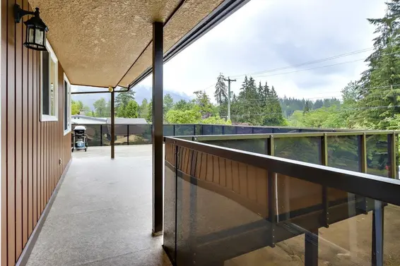 1127 Caledonia Avenue, North Vancouver For Sale - image 10