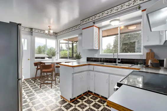1127 Caledonia Avenue, North Vancouver For Sale - image 13