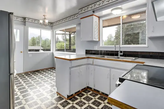 1127 Caledonia Avenue, North Vancouver For Sale - image 14