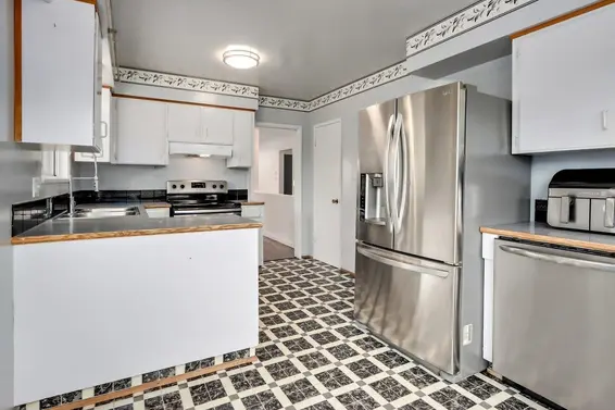 1127 Caledonia Avenue, North Vancouver For Sale - image 16