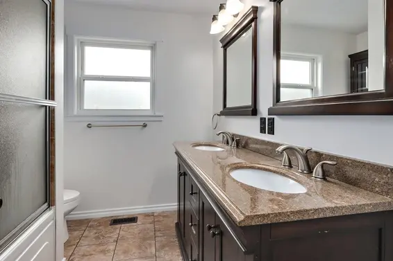 1127 Caledonia Avenue, North Vancouver For Sale - image 20