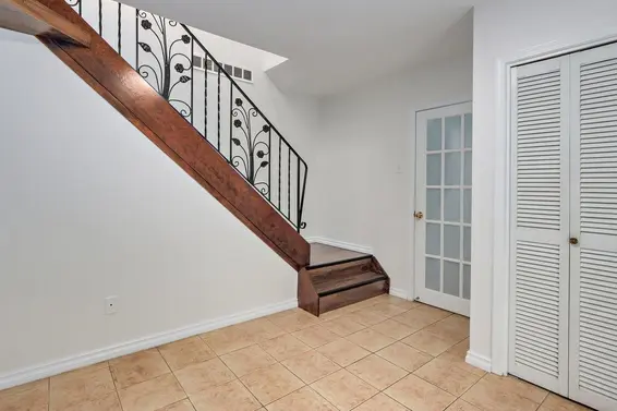 1127 Caledonia Avenue, North Vancouver For Sale - image 23