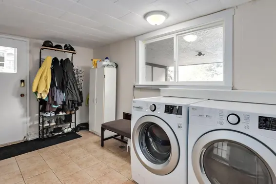 1127 Caledonia Avenue, North Vancouver For Sale - image 24
