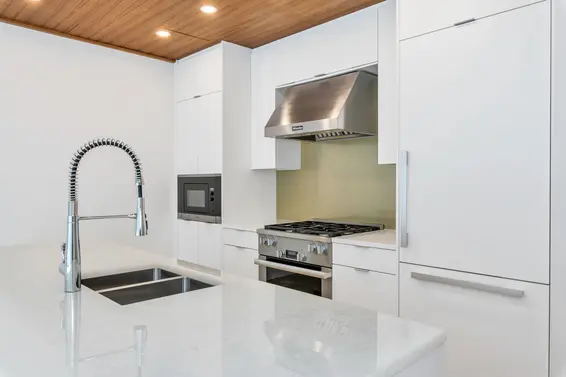 305 6707 Nelson Avenue, West Vancouver For Sale - image 5