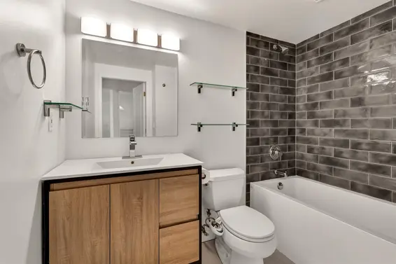 304 120 West 17th Street, North Vancouver For Sale - image 8
