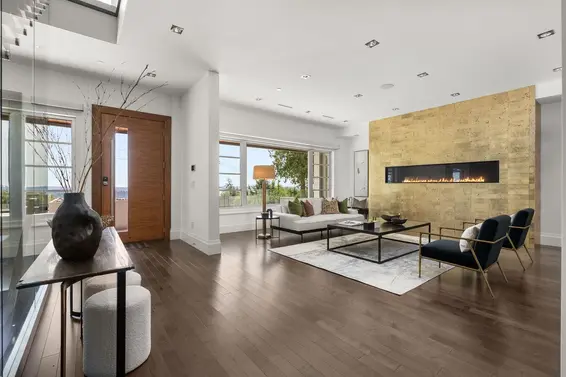 1265 Queens Avenue, West Vancouver For Sale - image 3