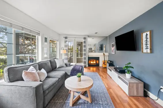 202 125 West 18th Street, North Vancouver For Sale - image 3
