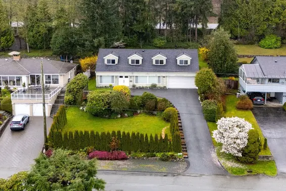 1805 Rosebery Avenue, West Vancouver