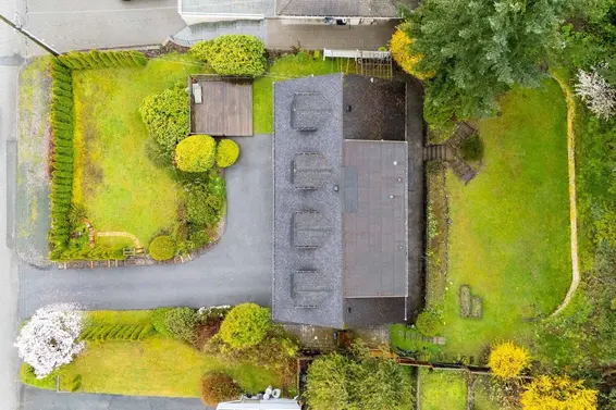 1805 Rosebery Avenue, West Vancouver For Sale - image 2