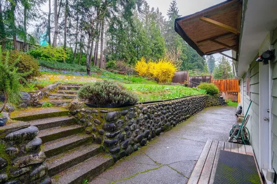 1805 Rosebery Avenue, West Vancouver For Sale - image 30