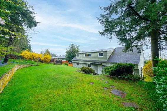 1805 Rosebery Avenue, West Vancouver For Sale - image 32