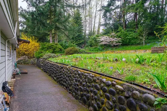 1805 Rosebery Avenue, West Vancouver For Sale - image 34