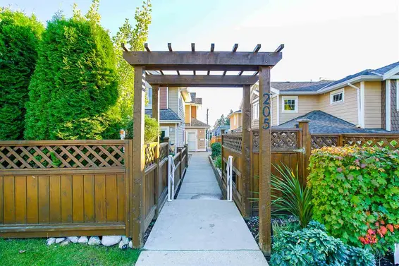 205 East 18Th Street, North Vancouver For Sale - image 35