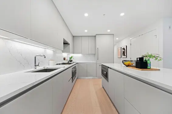 203 1331 Marine Drive, West Vancouver For Sale - image 4