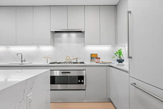 203 1331 Marine Drive, West Vancouver For Sale - image 7