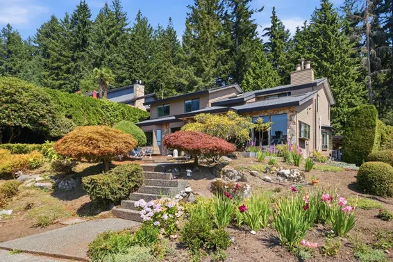 2008 Blairview Avenue, North Vancouver For Sale - image 2