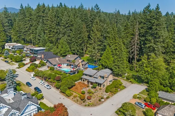 2008 Blairview Avenue, North Vancouver For Sale - image 3