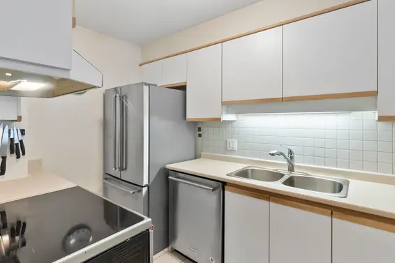 202 1535 Chesterfield Avenue, North Vancouver For Sale - image 11