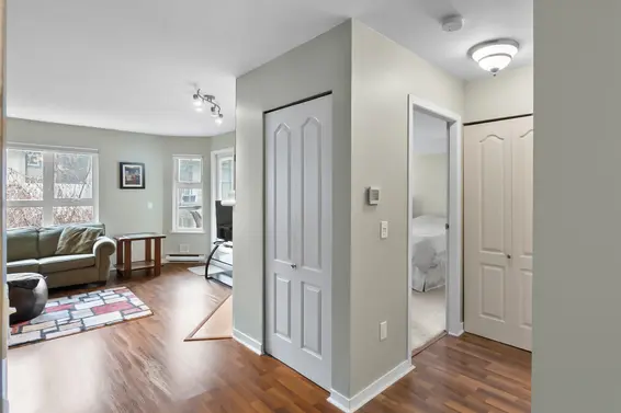 202 1535 Chesterfield Avenue, North Vancouver For Sale - image 3