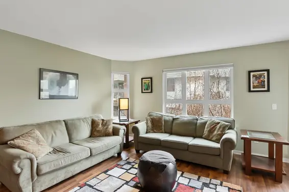 202 1535 Chesterfield Avenue, North Vancouver For Sale - image 5