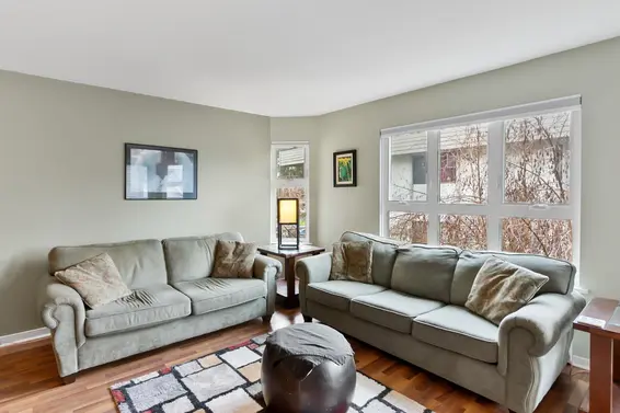 202 1535 Chesterfield Avenue, North Vancouver For Sale - image 8