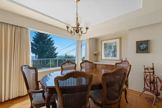 1775 Queens Avenue, West Vancouver For Sale - image 5