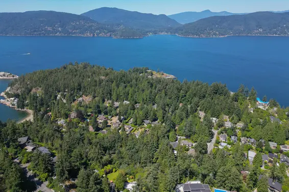 6912 Marine Drive, West Vancouver For Sale - image 7
