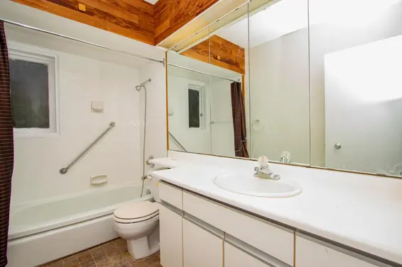 4067 Sunnycrest Drive, North Vancouver For Sale - image 11