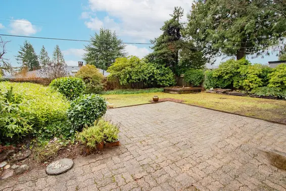 4067 Sunnycrest Drive, North Vancouver For Sale - image 13