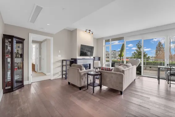 102 908 Keith Road, West Vancouver For Sale - image 4