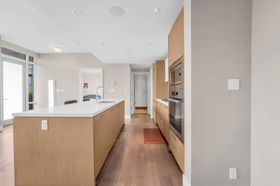 102 908 Keith Road, West Vancouver For Sale - image 9