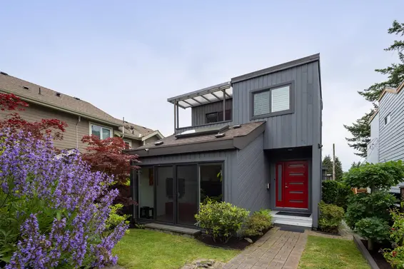 1915 Chesterfield Avenue, North Vancouver