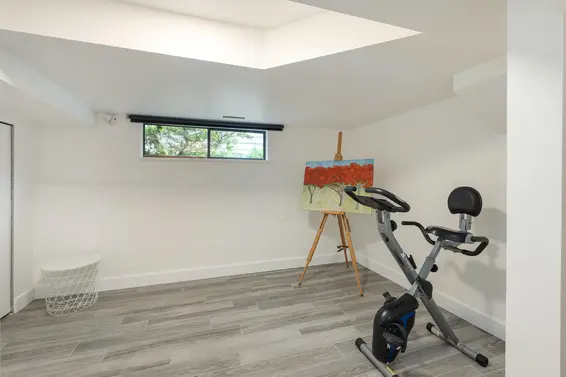 1915 Chesterfield Avenue, North Vancouver For Sale - image 37