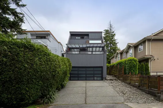 1915 Chesterfield Avenue, North Vancouver For Sale - image 4