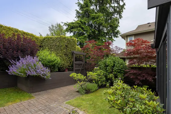 1915 Chesterfield Avenue, North Vancouver For Sale - image 6