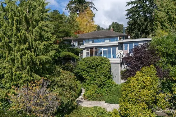 4052 Marine Drive, West Vancouver For Sale - image 13
