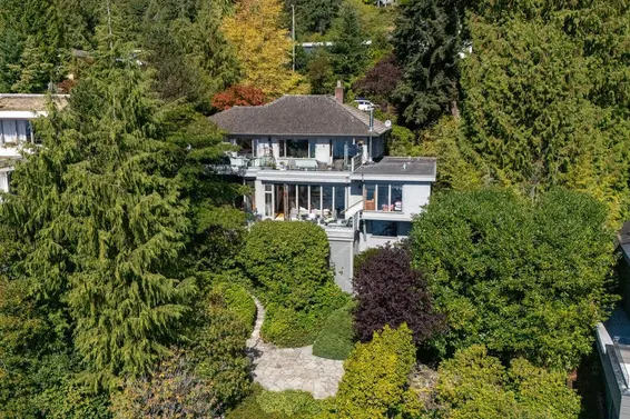 4052 Marine Drive, West Vancouver For Sale - image 14