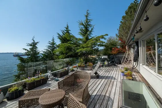 4052 Marine Drive, West Vancouver For Sale - image 15
