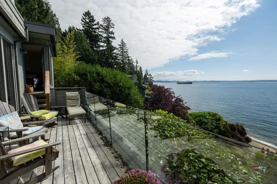 4052 Marine Drive, West Vancouver For Sale - image 16