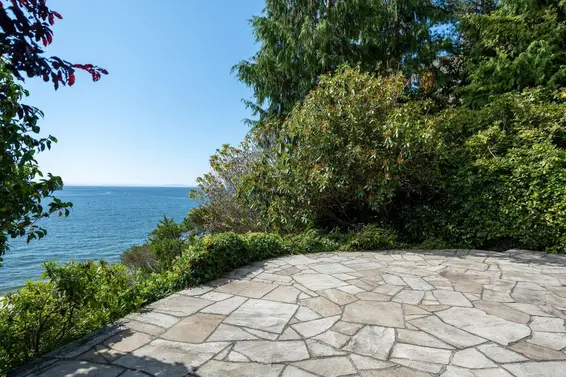 4052 Marine Drive, West Vancouver For Sale - image 22