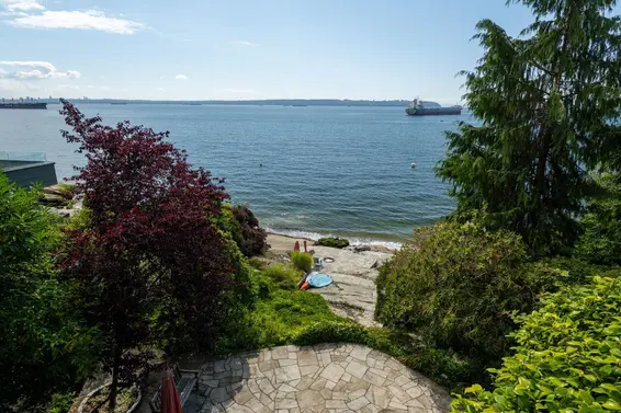 4052 Marine Drive, West Vancouver For Sale - image 3