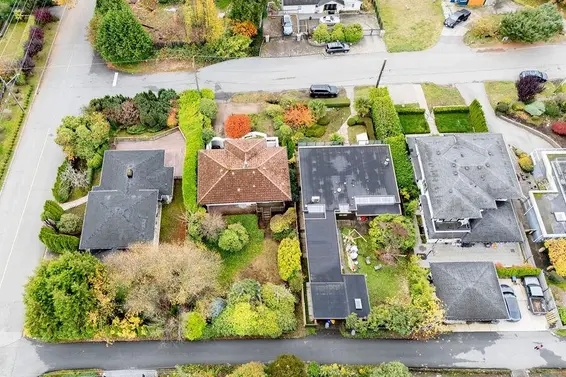 1115 Ottaburn Road, West Vancouver For Sale - image 14