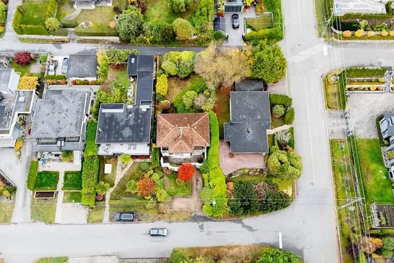 1115 Ottaburn Road, West Vancouver For Sale - image 15