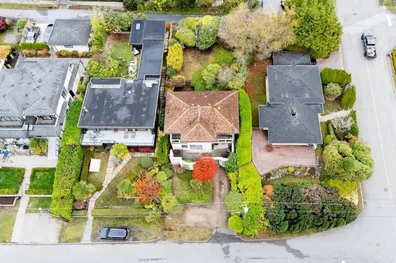 1115 Ottaburn Road, West Vancouver For Sale - image 23